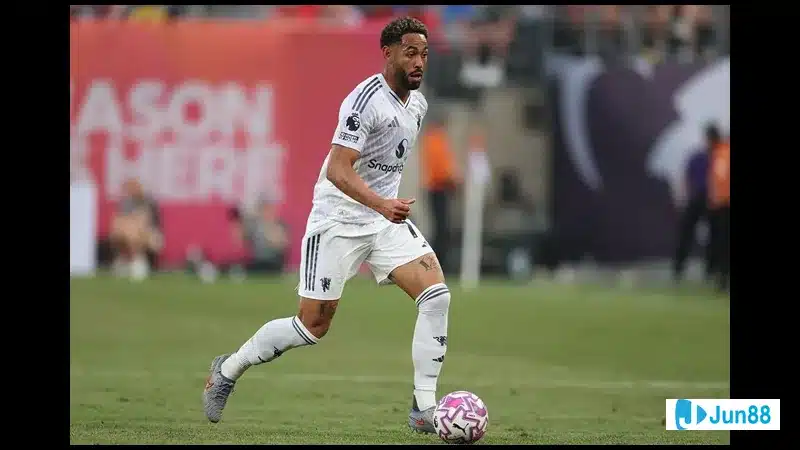 Matheus Cunha đối mặt với thách thức Matheus Cunha đối mặt với thách thức