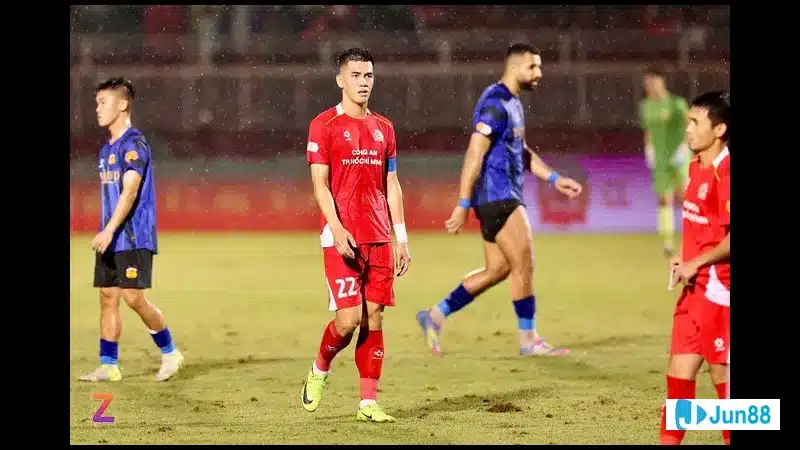 Tiến Linh trong buổi tập cùng đội tuyển Việt Nam