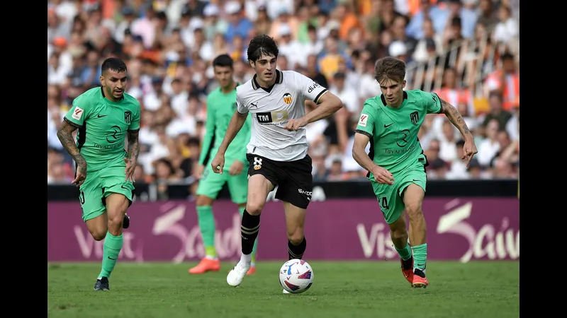 Trận đấu giữa 'Atletico Madrid' và 'Valencia' Trận đấu giữa 'Atletico Madrid' và 'Valencia'
