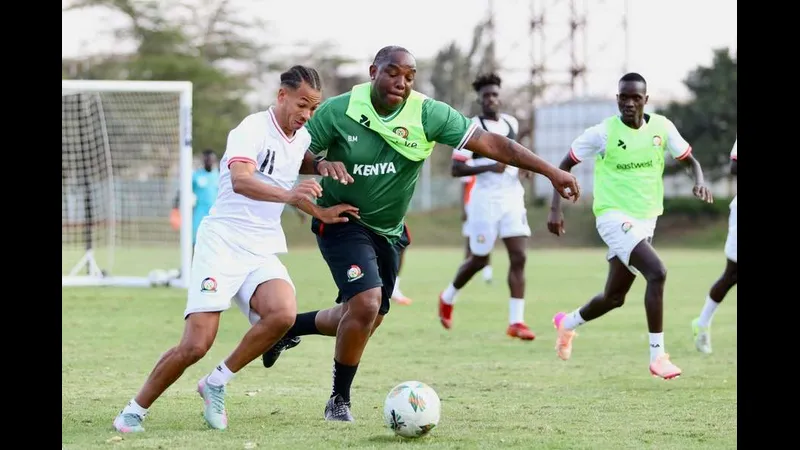 Cầu thủ Guabira đang tung cú đá mạnh vào khung thành đối phương Wilstermann Cầu thủ Guabira đang tung cú đá mạnh vào khung thành đối phương Wilstermann