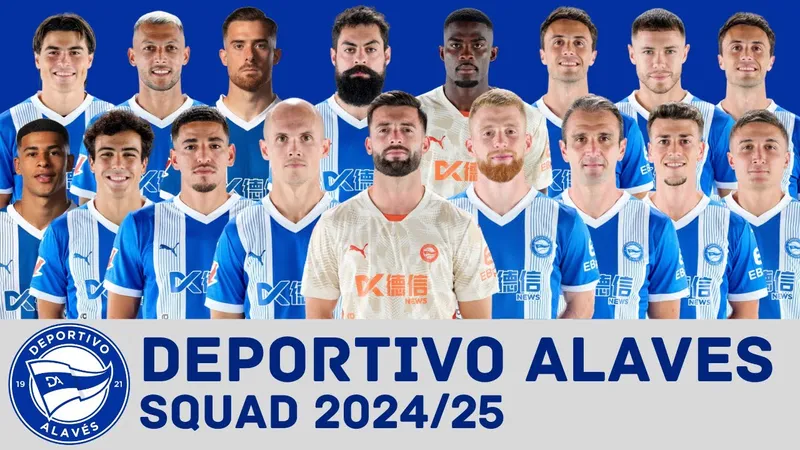 Cầu thủ Alaves và Getafe tranh chấp bóng trên sân Cầu thủ Alaves và Getafe tranh chấp bóng trên sân
