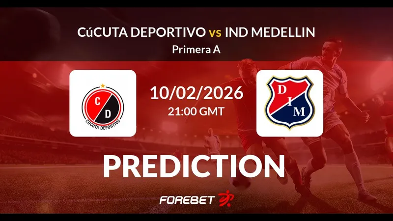 Cầu thủ Cucuta và Ind Medellin tranh chấp bóng trên sân Cầu thủ Cucuta và Ind Medellin tranh chấp bóng trên sân