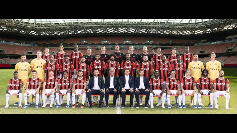 Cầu thủ Lyon và Nice đấm đá gay cấn trên sân cỏ